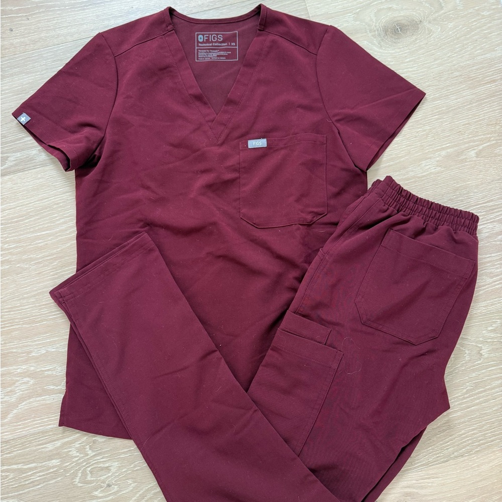 Figs Burgundy Scrub Set